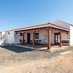Home2book Finca Dos Ruedas La Ampuyenta